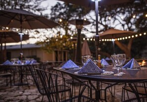 HĂ€r finns 2 restauranger som serverar frukost.