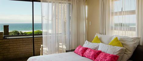 Seven Seas SA Vacation Apartment | 2 bedrooms, in-room safe, bed sheets