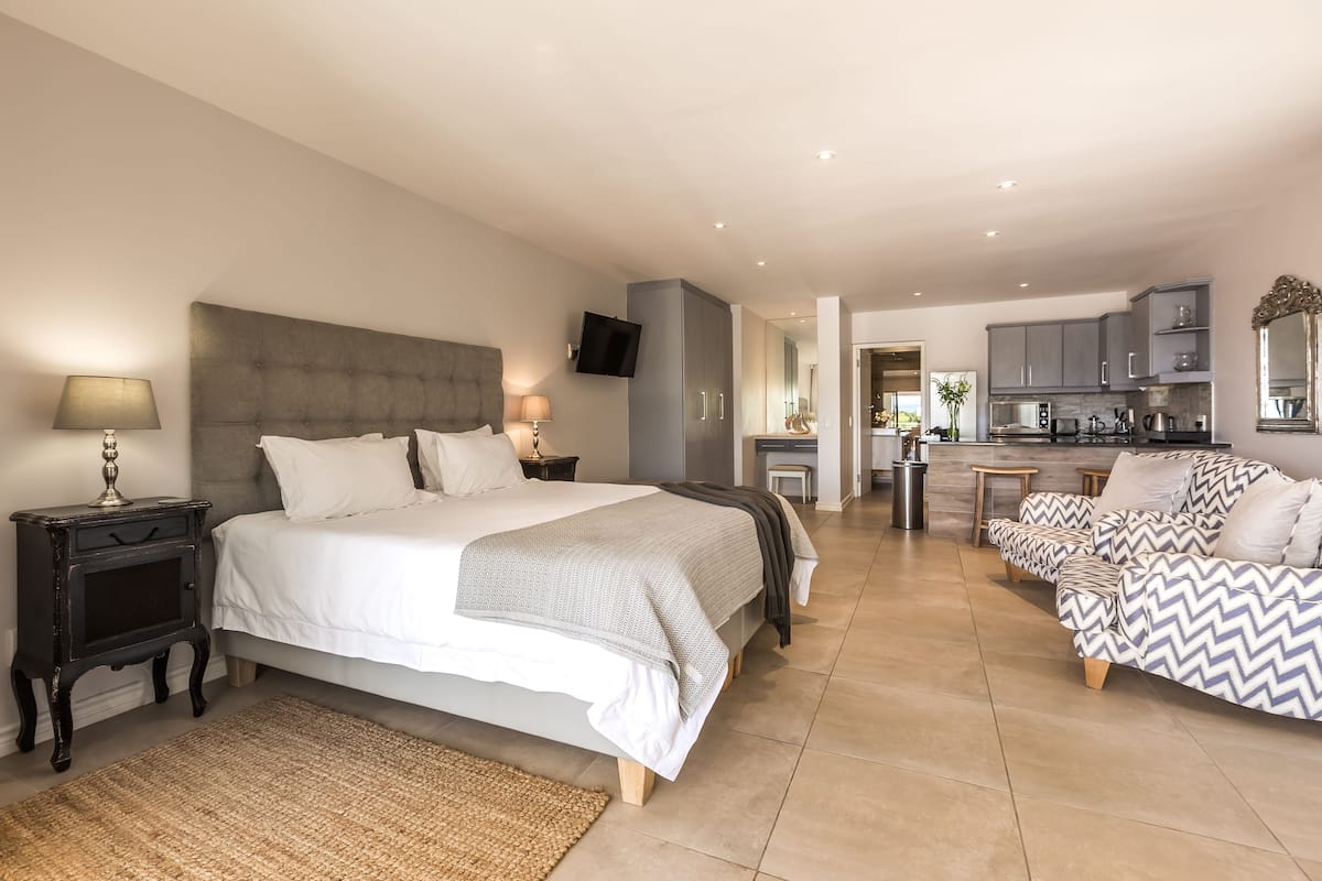 Suite estudio Deluxe, 1 habitación | Caja de seguridad en la habitación, wifi gratis y ropa de cama