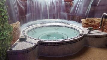 Sauna, tina de hidromasaje y baño de vapor