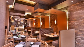 Se sirven desayunos, comidas, cenas y cocina mexicana