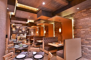 Se sirven desayunos, almuerzos, cenas y cocina mexicana 