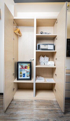 Suite Premier | Ropa de cama de alta calidad, caja fuerte, escritorio