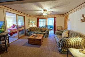 Apartment, Private Bathroom | Iron/ironing board, free WiFi