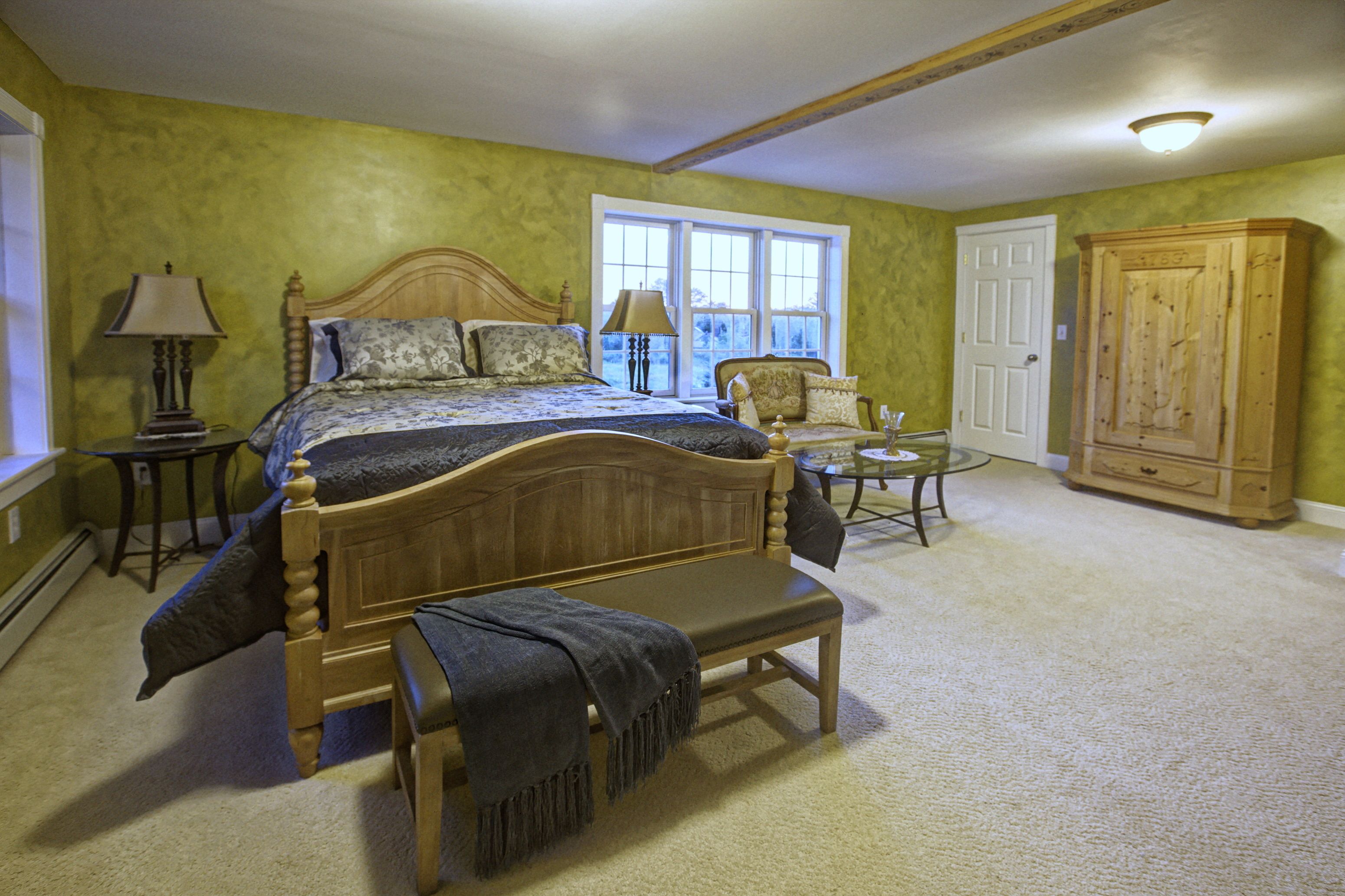 Double Room, Jetted Tub | Iron/ironing board, free WiFi