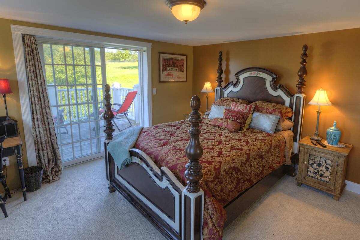 Double Room, Shared Bathroom | Iron/ironing board, free WiFi