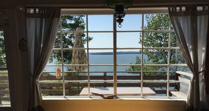Beachfront Family Retreat Or Just Some Peace and Quiet