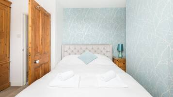 2 slaapkamers, bedden met traagschuimmatrassen, een kluis op de kamer