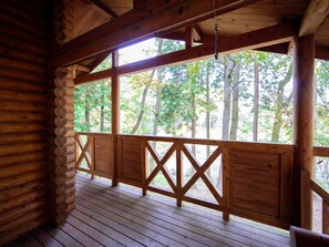 Casa (Log House with Indoor Bath) | Vista desde la habitación