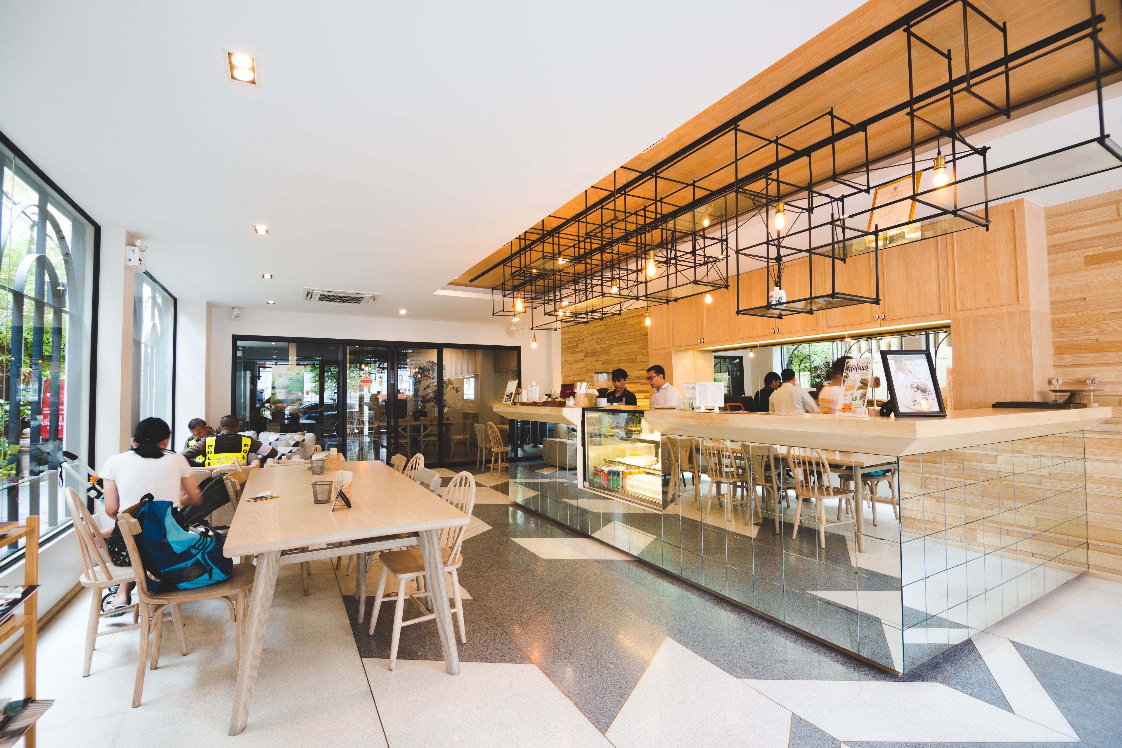 Breakfast, lunch, dinner served; Thai cuisine 