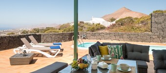 Luxury villa, swimming pool, sea views, A/C, BBQ, WIFI,