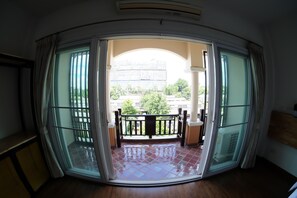 双人房, 公共浴室 | 阳台
