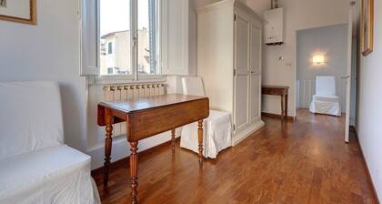 5 Bedrooms apartment with fresco paintings