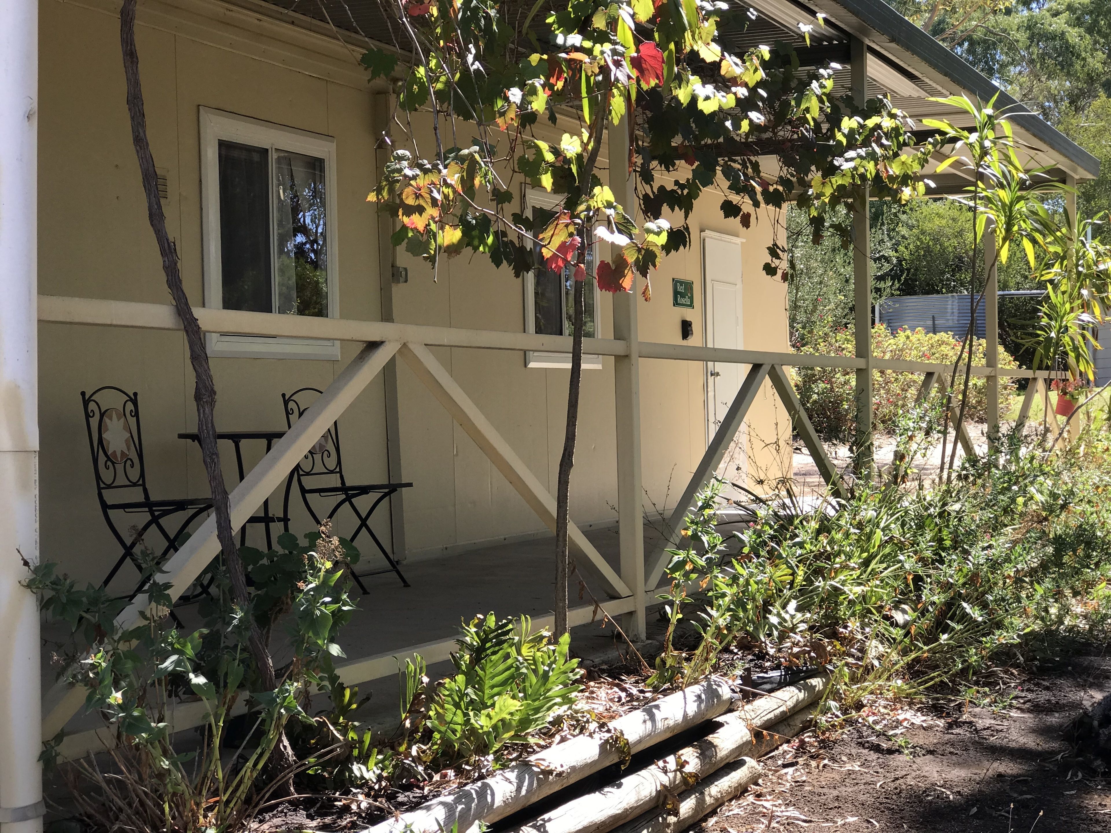 Cabin, 2 Bedrooms (Red Rosella) | Individually decorated, individually furnished, desk, iron/ironing board