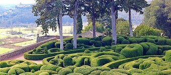 Charming 5 Bedroom Farmhouse, close to river + tourist sites. Sleeps 12 + babies