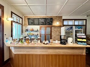 Café da manhã com buffet todos os dias mediante uma taxa