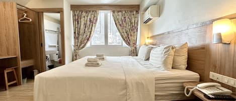 Minibar, in-room safe, laptop workspace, soundproofing