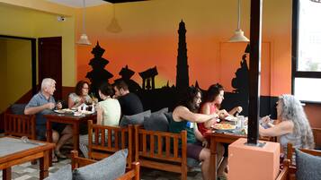 Desayuno bufé gratuito y diario