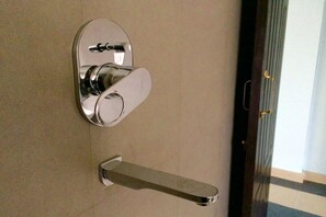 Chambre Deluxe | Coffres-forts dans les chambres, bureau, Wi-Fi gratuit