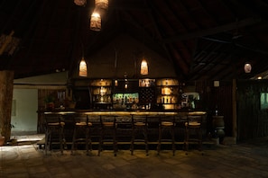 Bar (on property) - Siddhartha Wildlife Retreat (Meghauli)
