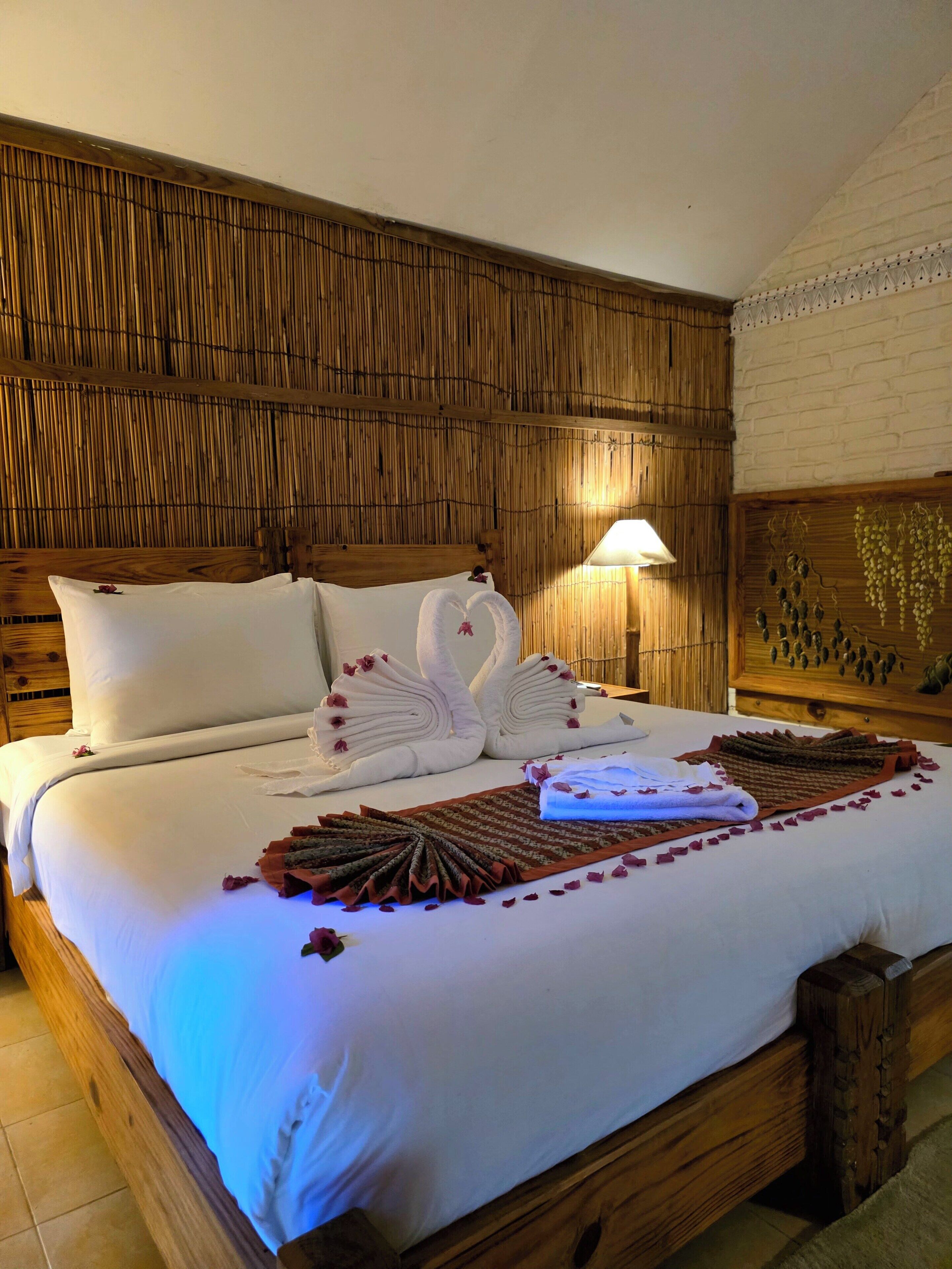 Deluxe Double Room, 1 Queen Bed | In-room safe, desk, iron/ironing board, rollaway beds