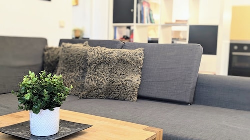 Familienfreundliche Wohnung mit kostenlosem Parkplatz und WLAN