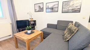 TV, DVD player, books, stereo