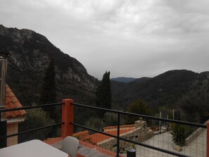 Outdoor dining - Cottage / Villa, near Monaco, Menton, Italy. 2 bedrooms, 6 people (Peille)