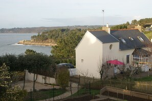 Exterior - HOUSE SEA VIEW 100M BEACHES WITH ENCLOSED GARDEN (Trédrez-Locquémeau)
