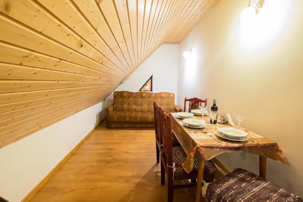 Fridge, microwave, coffee/tea maker