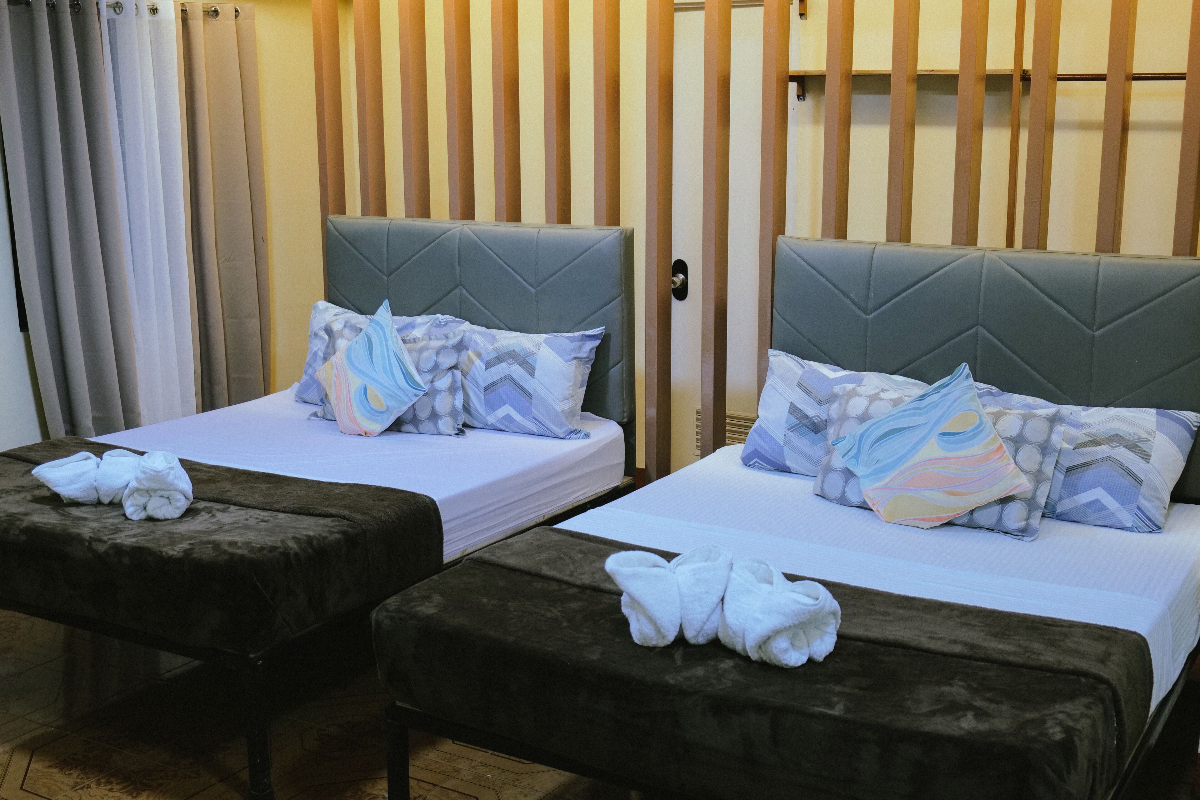 family room | 1 bedroom, iron/ironing board, bed sheets