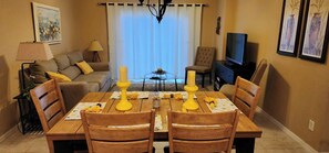 Dining - Awesome Twosome Rentals Goofy's Paradise Porcelain tiled throughout (Davenport)