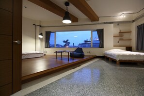 Kamar Double Comfort, 2 Tempat Tidur Double, pemandangan kota | Tirai kedap cahaya, Wi-Fi gratis, dan seprai linen