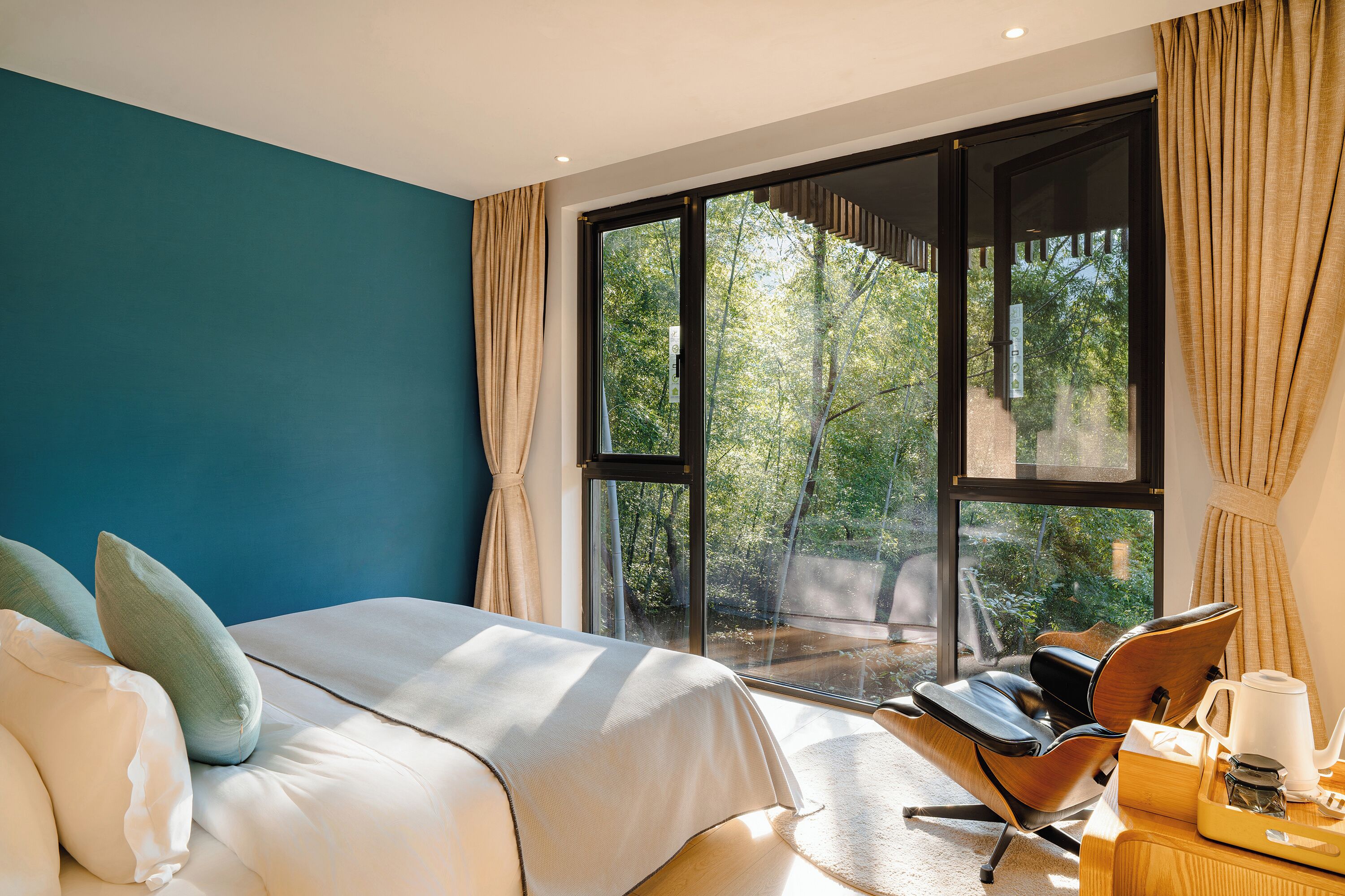 Family Tree House, 2 Bedrooms | Minibar, blackout drapes, free WiFi