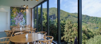 Meijie Mountain Hotspring Resort