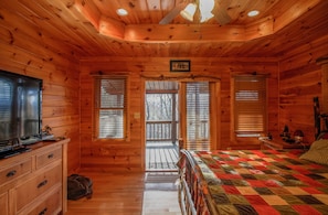 4 habitaciones, tabla de planchar con plancha, wifi y ropa de cama