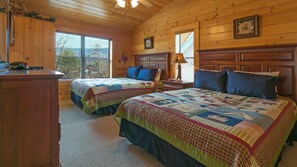 2 bedrooms, iron/ironing board, travel crib, WiFi - Amazing Location!!! Hot Tub, Pool Table, Arcade Game (Pigeon Forge)