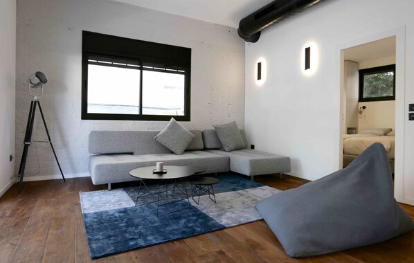 Design Apartment, 2 Bedrooms, Balcony | Living room | Flat-screen TV - Holyguest - Gordon 25 (Tel Aviv)