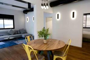 Design Apartment, 2 Bedrooms, Balcony | In-room dining - Holyguest - Gordon 25 (Tel Aviv)