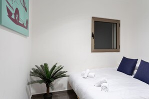 Apartment, 3 Bedrooms | 3 bedrooms, blackout drapes, iron/ironing board, free WiFi - HolyGuest - Bograshov 44 (Tel Aviv)