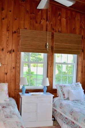 2 bedrooms, free WiFi, bed sheets - Waterfront Cottage On Candy Point:  Family-Friendly and Dog-Friendly! (Heathsville)