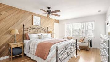 3 habitaciones, escritorio, tabla de planchar con plancha y wifi gratis