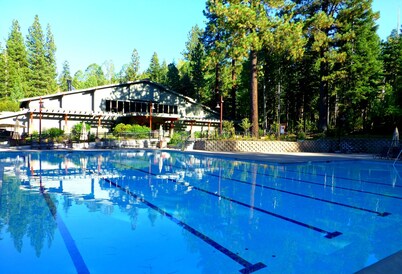 Remodeled Ski In/out Condo At Northstar Resort 