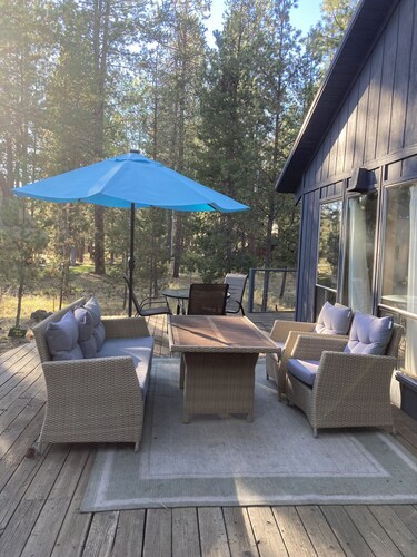 Your New FAVORITE Sunriver cabin near Lodge & Village:  SHARC passes included