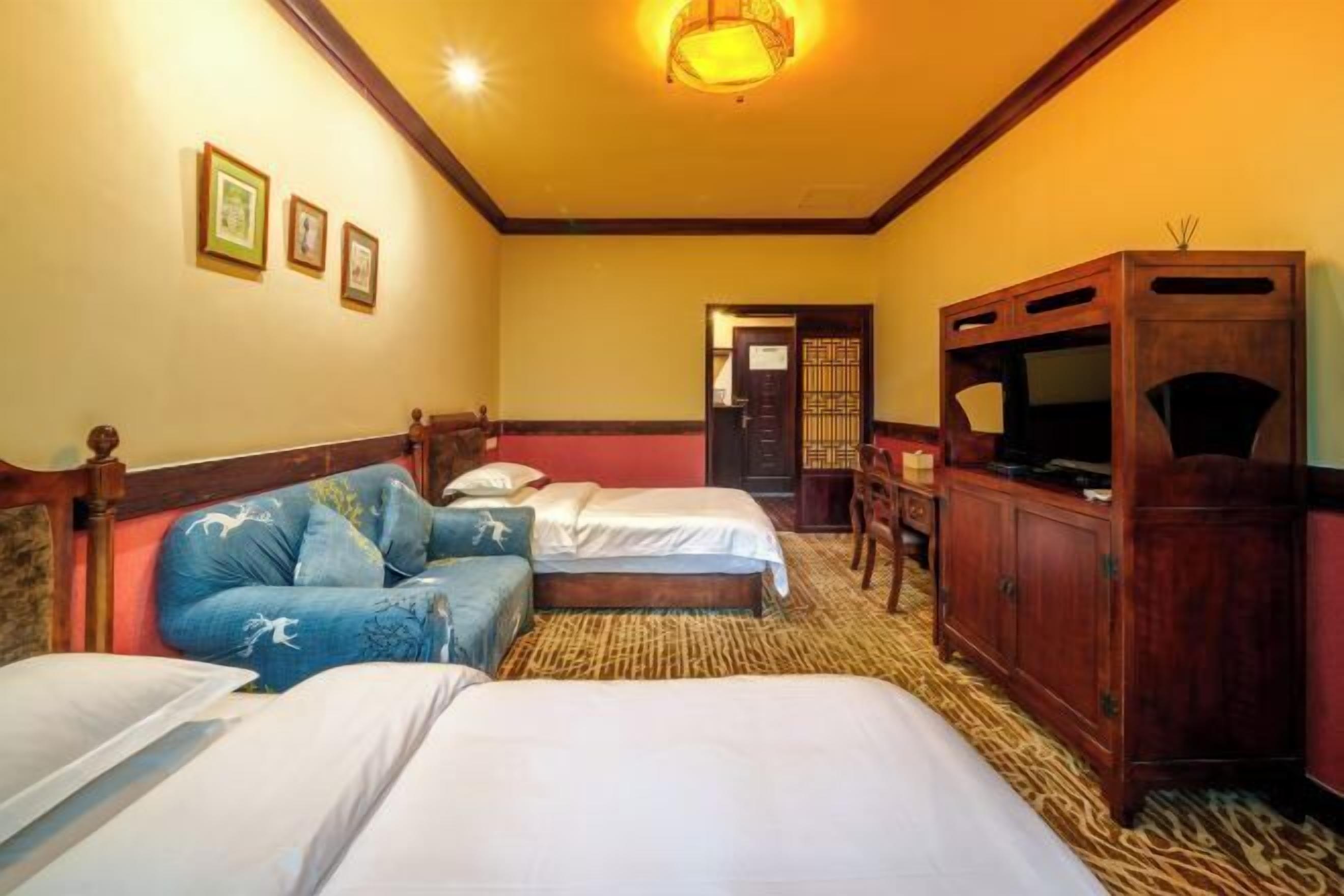 デスク、遮光カーテン、WiFi (無料)