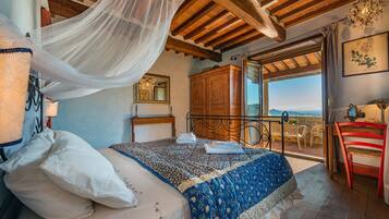 4 Schlafzimmer, BĂŒgeleisen/BĂŒgelbrett, WLAN, BettwĂ€sche