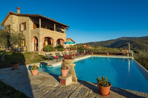 Charming Villa near Cortona