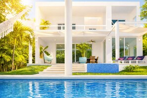 Unclassified image, 3 of 34, button