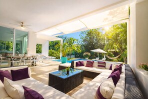 Unclassified image, 5 of 34, button