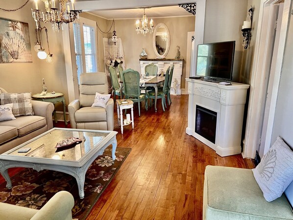 Téléviseur connecté, foyer, livres